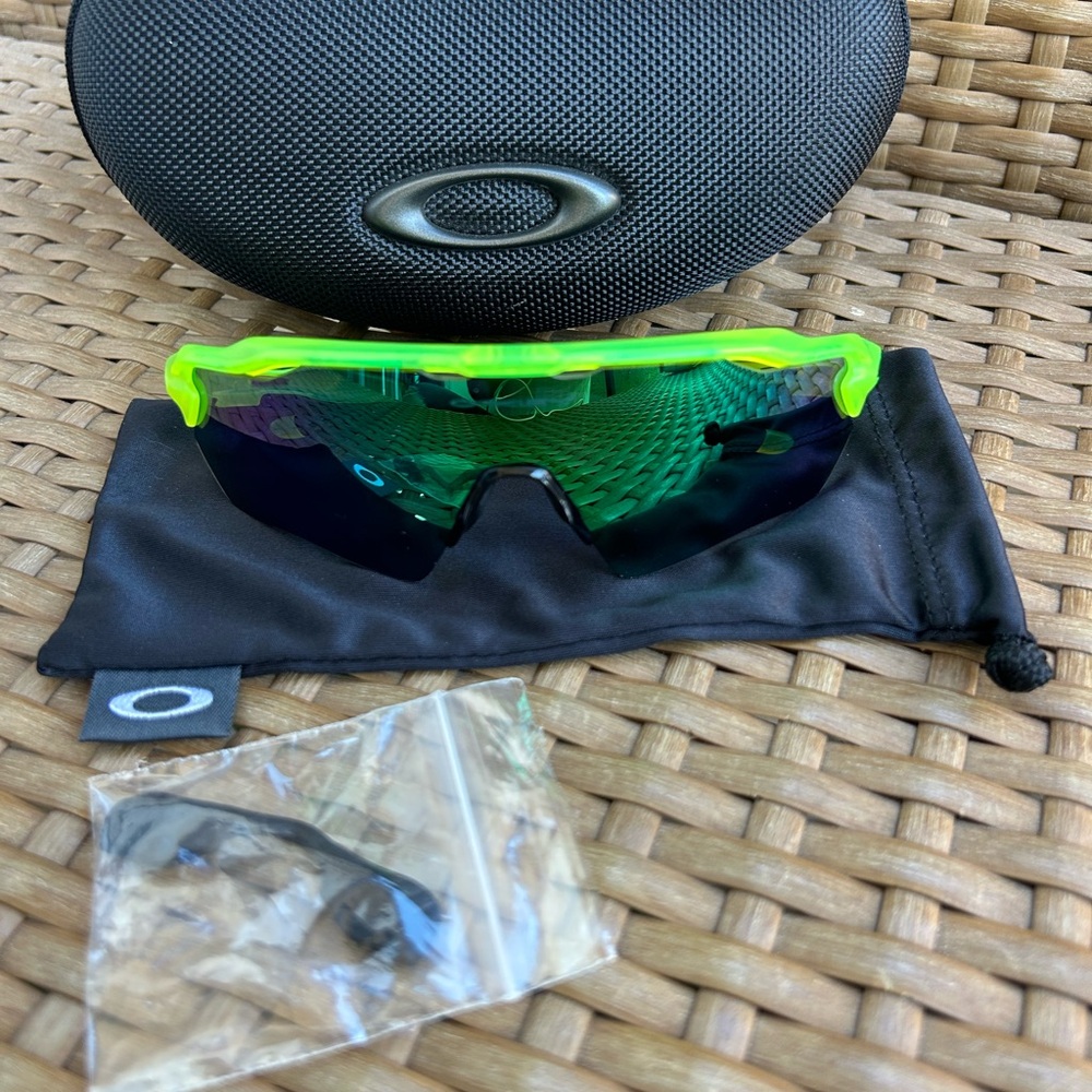Oakley Radar EV XS Youth Sunglasses — Neon Green & Black — Near Perfect + Extras